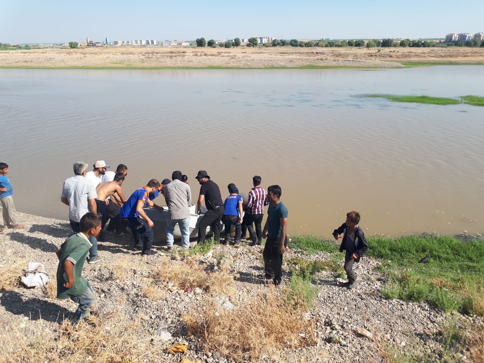 Dicle Nehri’nde iki çocuk kayboldu