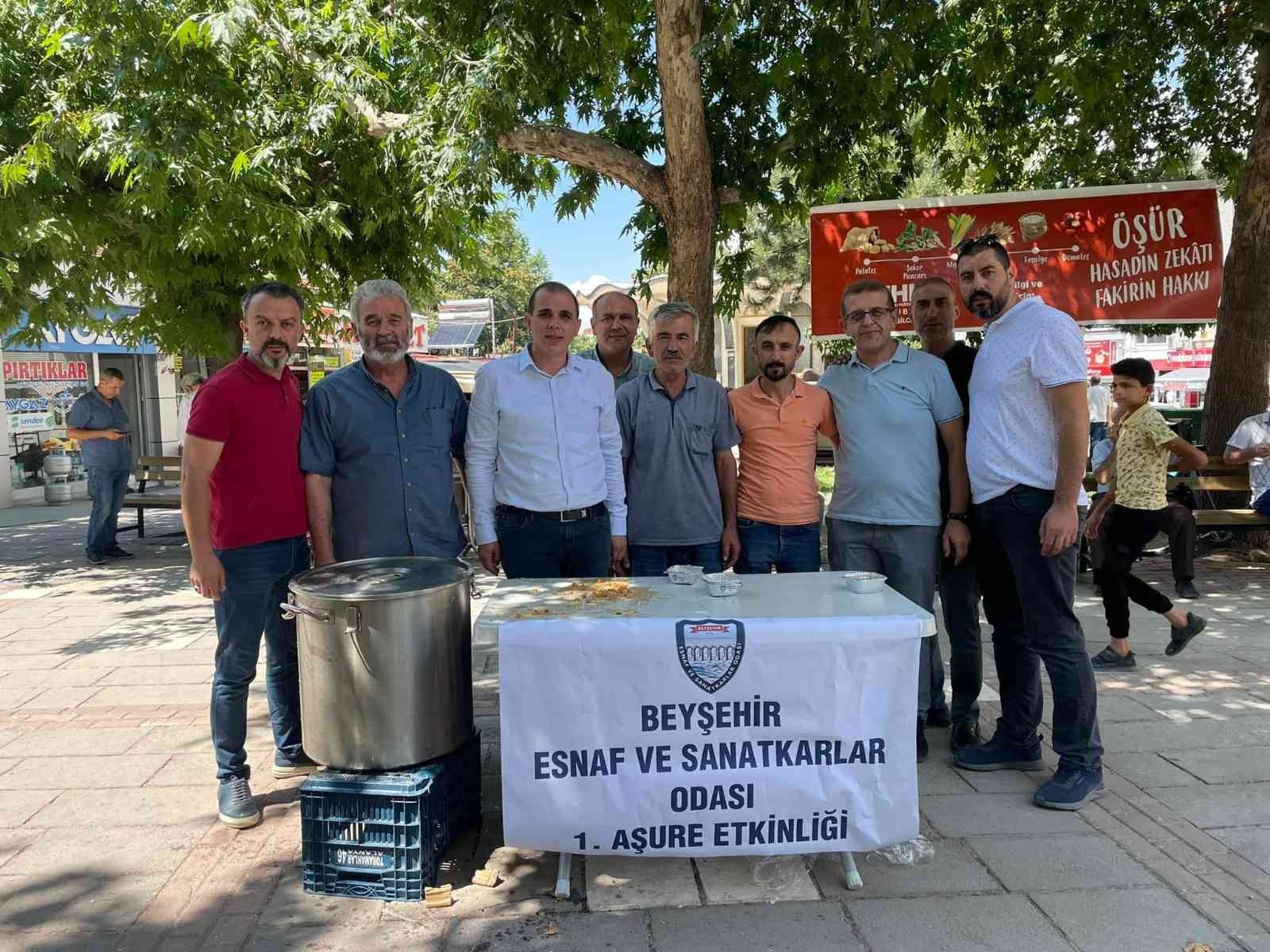 Beyşehir’de ağızlar aşureyle tatlandı