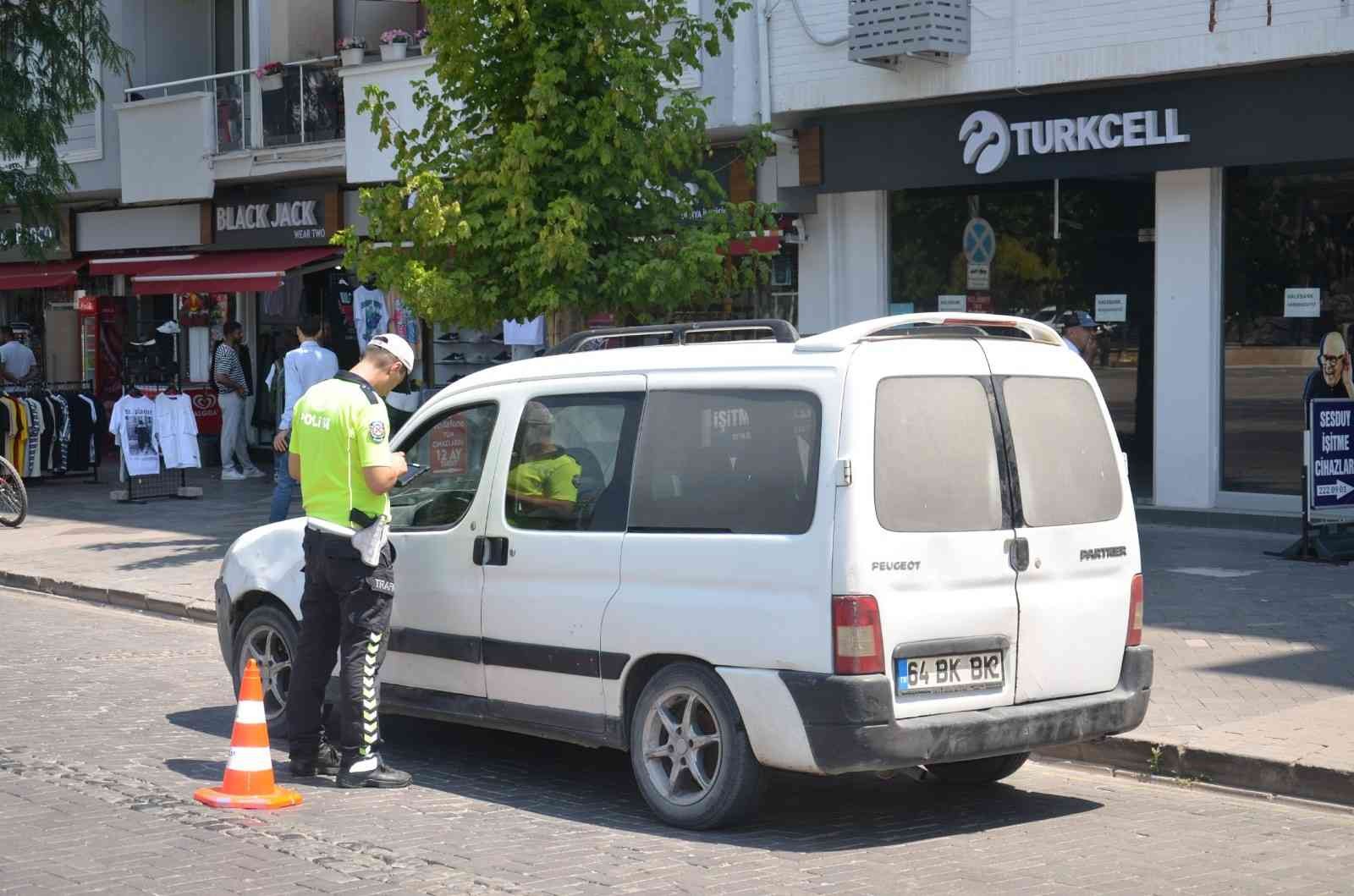 Uşak’ta bin 229 sürücüye para cezası kesildi
