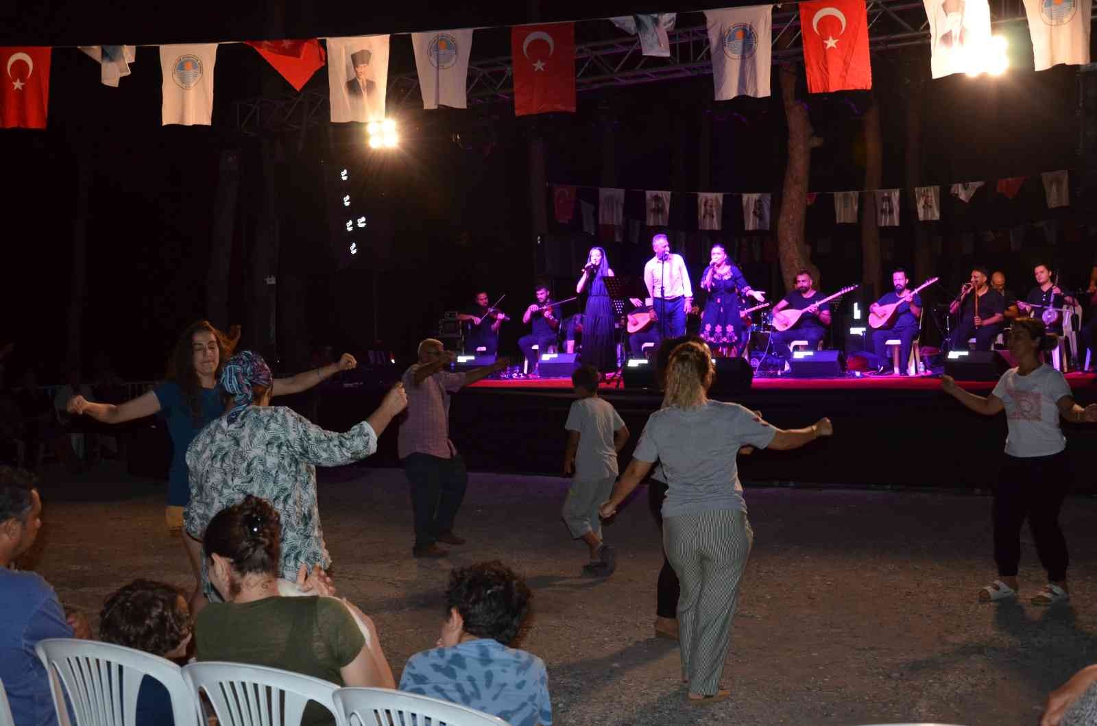 Tarsus’ta Türk Halk Müziği konseri