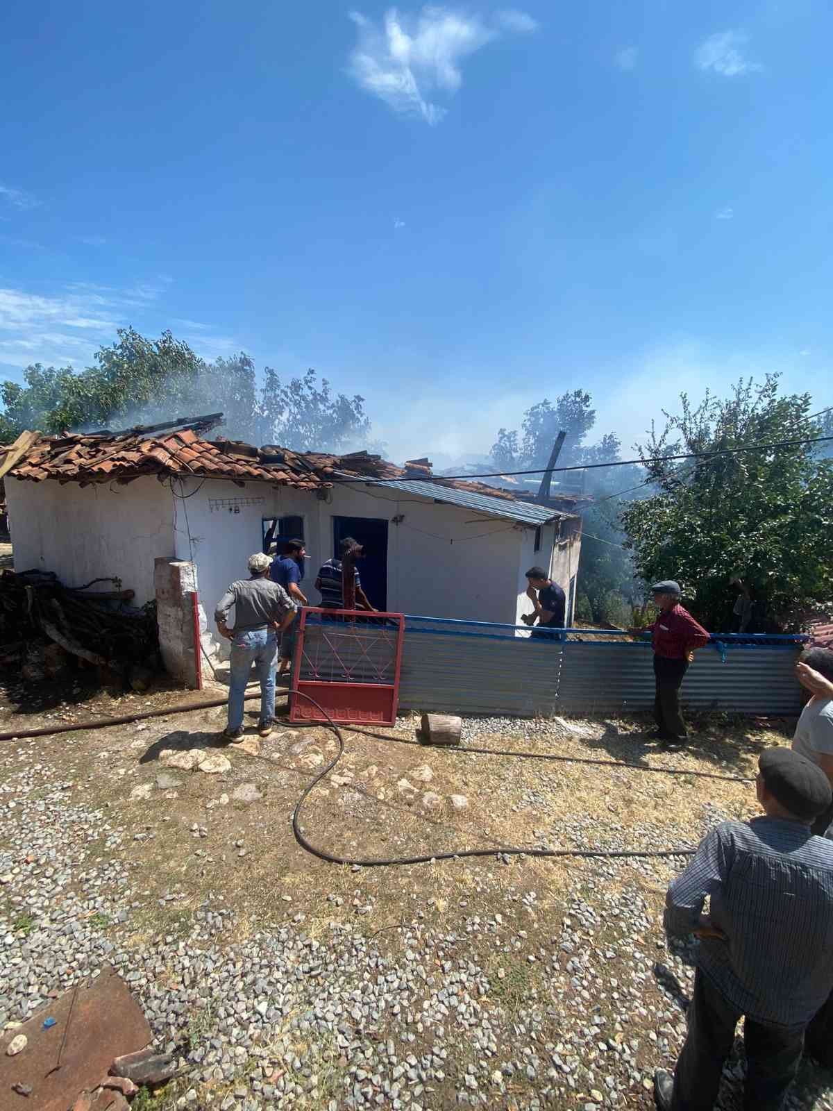 Yenice’de ev yangını söndürüldü