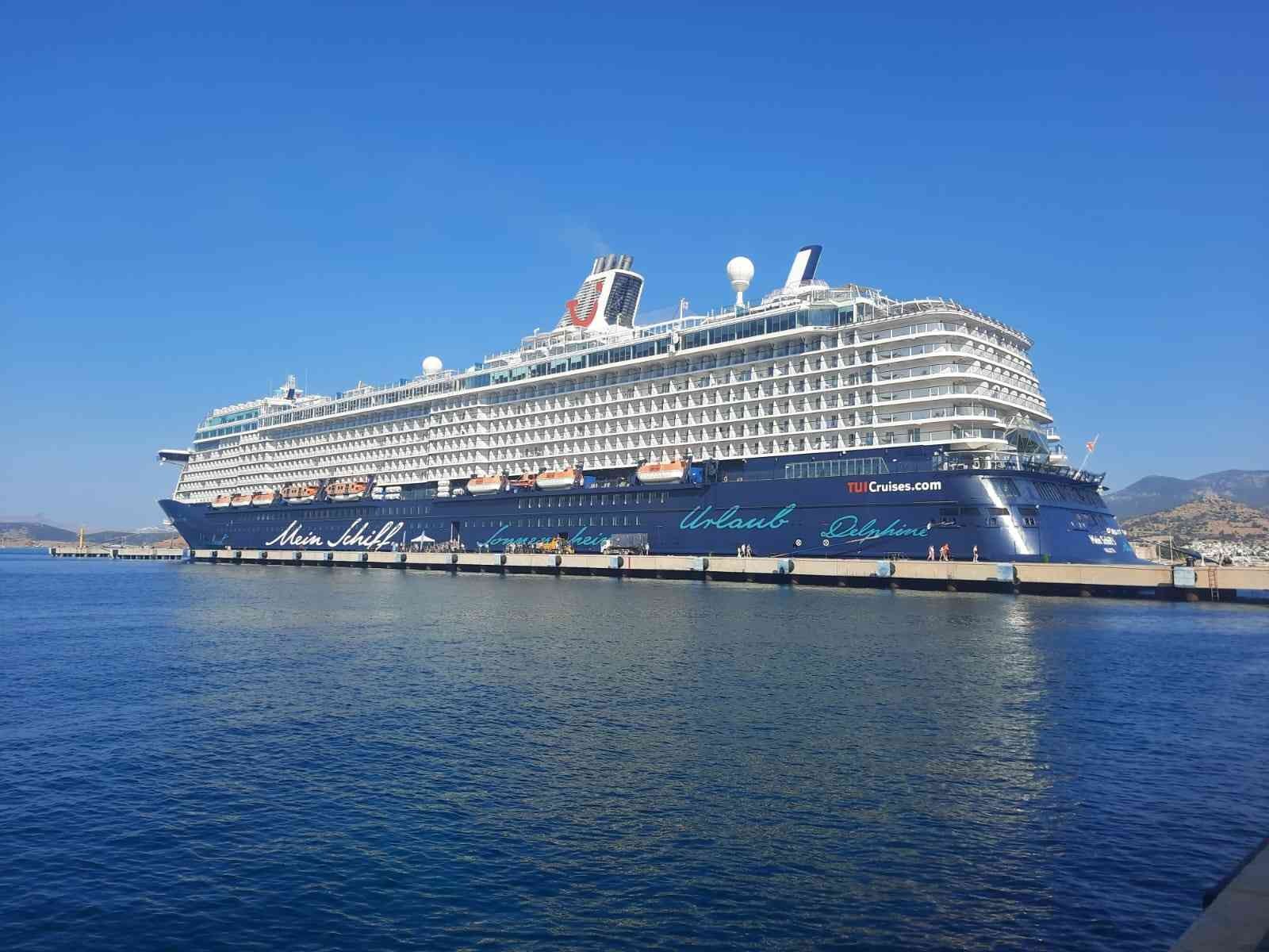 "Mein Schiff 5" 2 bin 509 yolcusuyla Bodrum’da