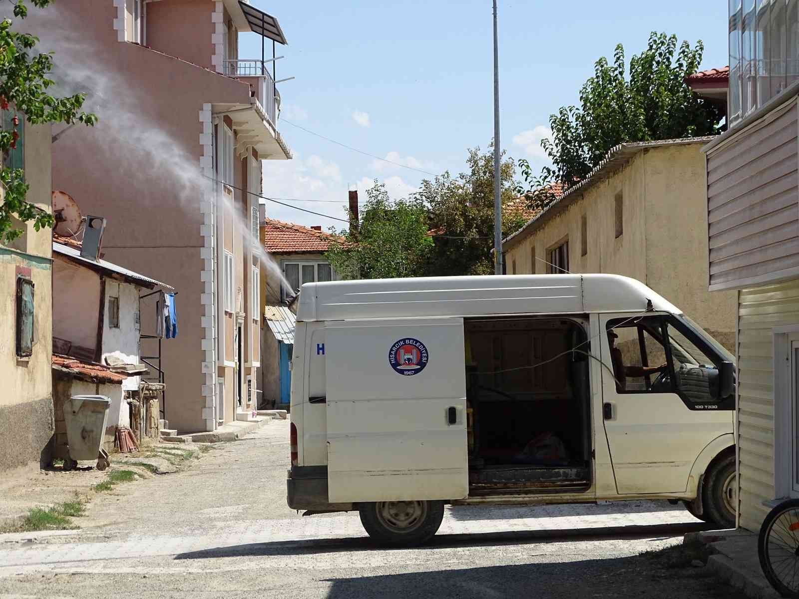 Hisarcık’ta haşere ilaçlama çalışmaları sürüyor