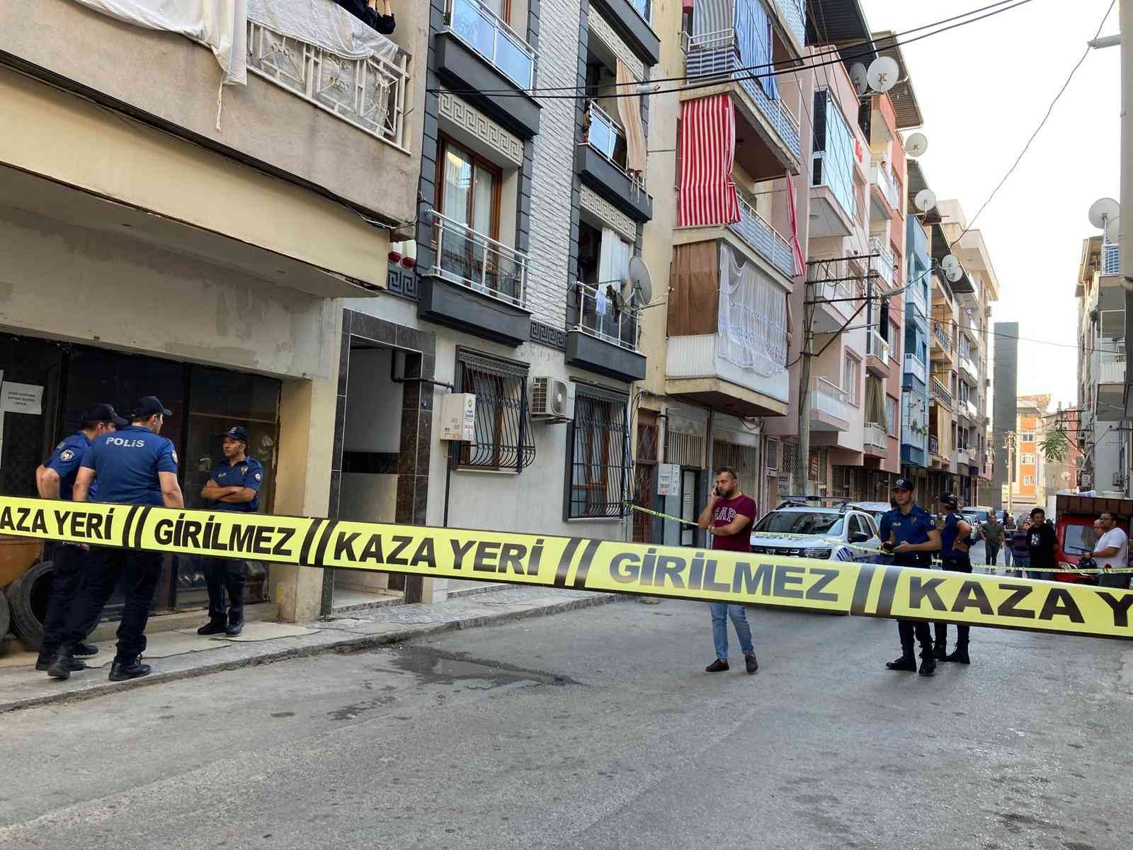 İzmir’de damat dehşet saçtı: Boşanma aşamasındaki eşini ve kayınpederini öldürdü, 2 baldızını yaraladı