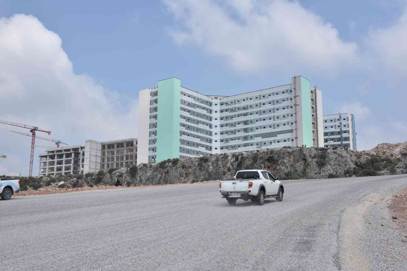 Kepez’den Antalya Şehir Hastanesine konforlu yollar