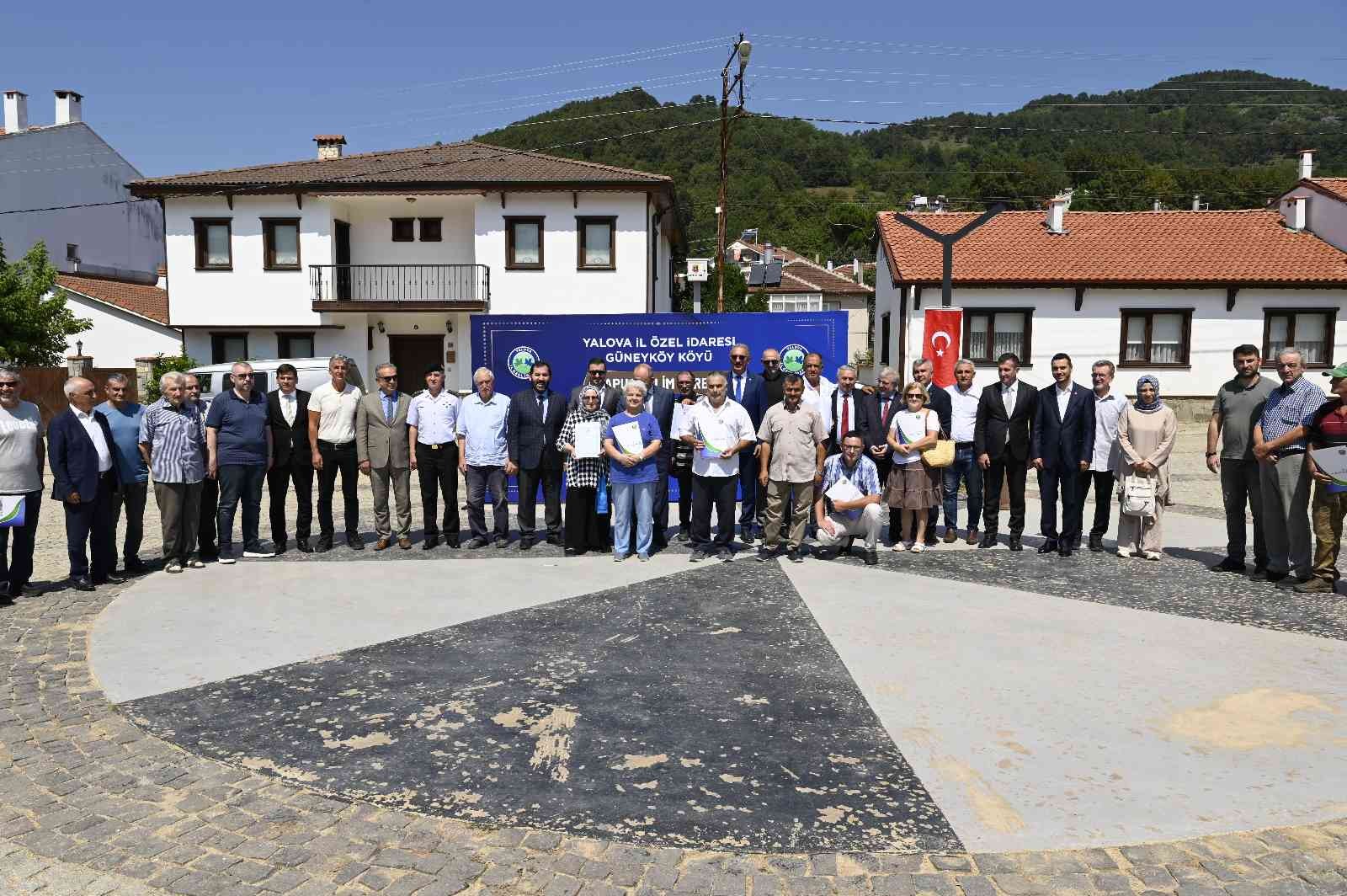 Yalova Güneyköy’de tapu teslim töreni