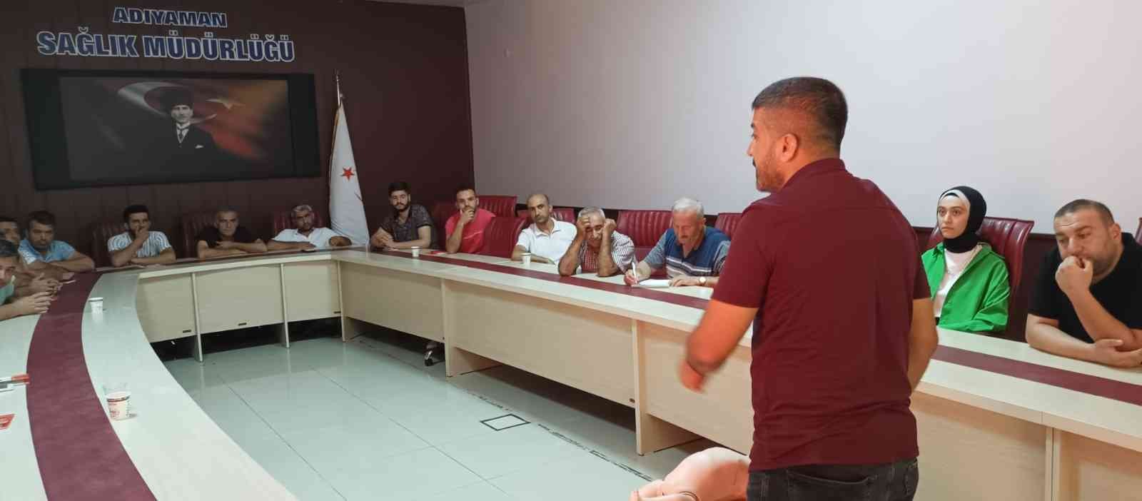 Ambulans şoförlerine ilk yardım eğitimi