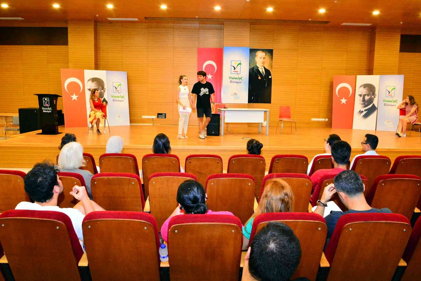 Manavgat Kent Tiyatrosu’ndan, ’İki Yakanın Hikayesi’
