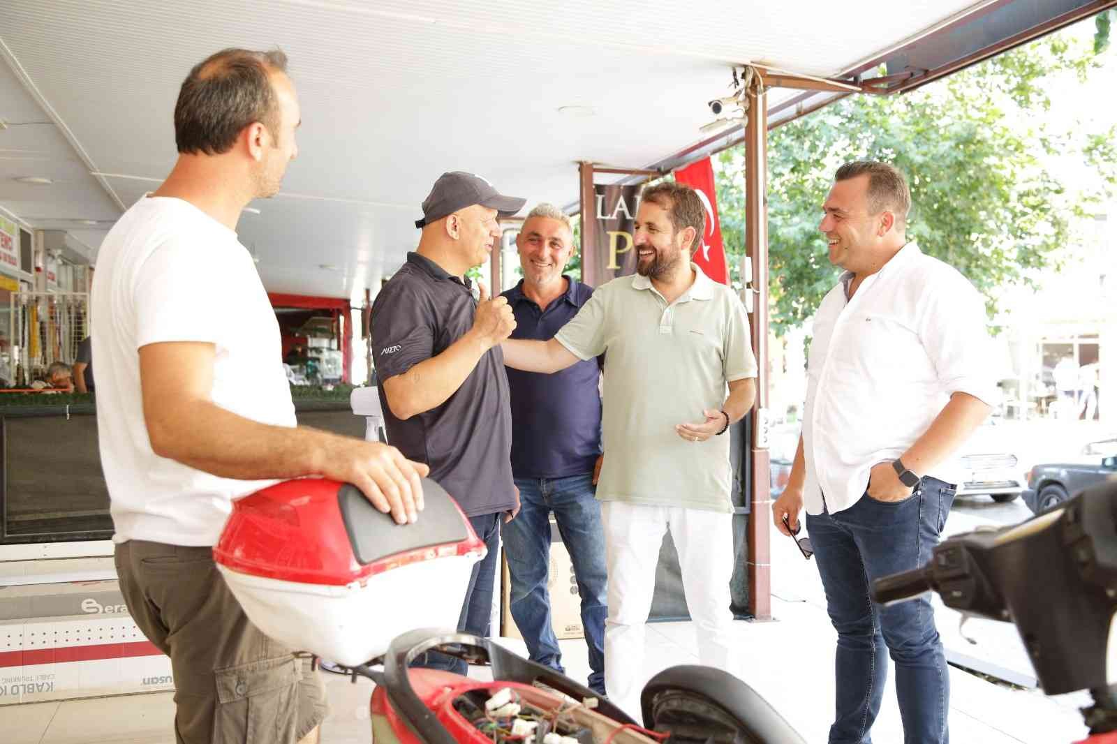 Seferihisar’da AK Parti’ye yoğun ilgi