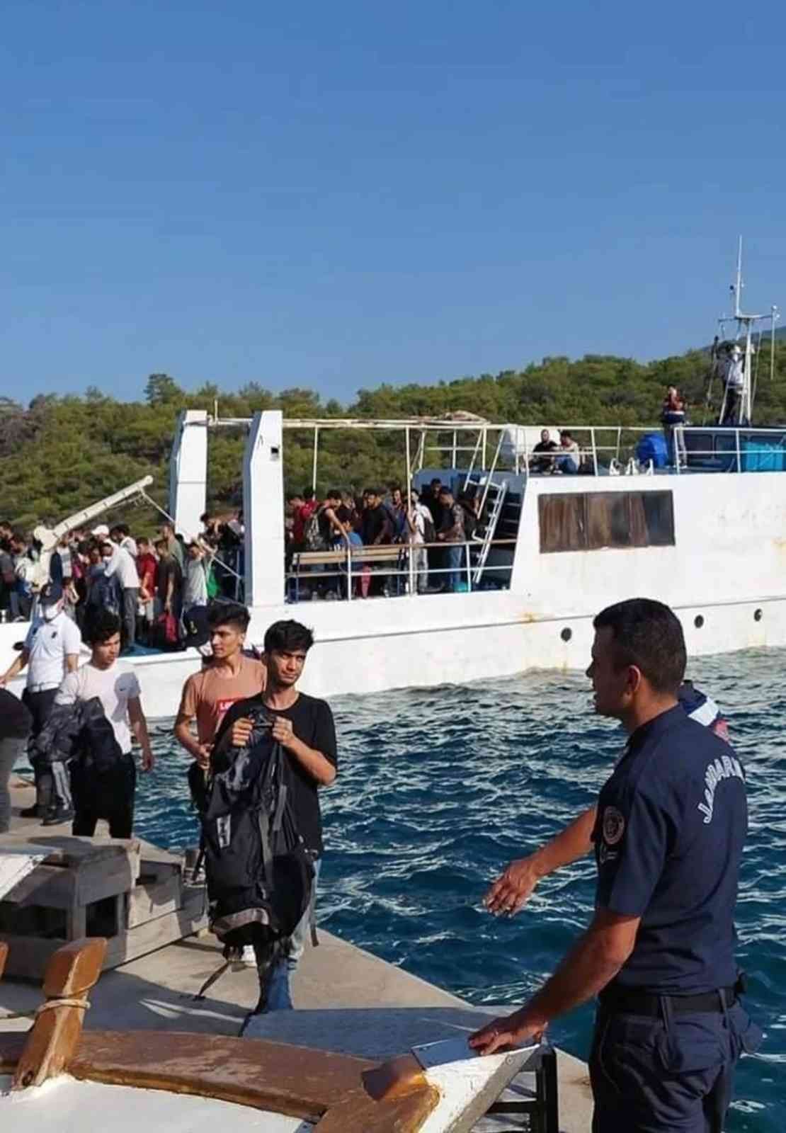 Ortaca açıklarında çok sayıda göçmen yakalandı