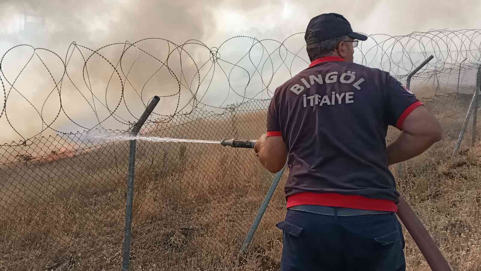 Bingöl’de otluk alanda yangın: Dumanlar gökyüzünü kapladı