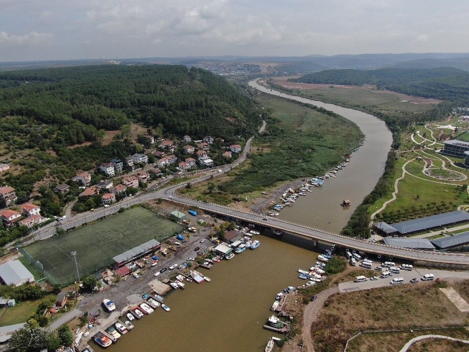 Beykoz’da Riva sahili çamura bulandı