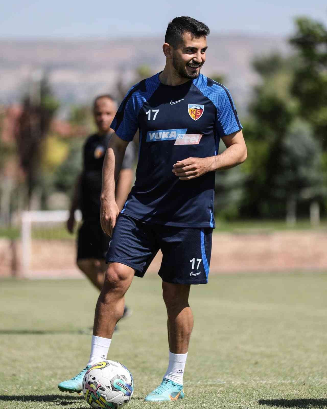 Kayserispor’da Emrah’tan kötü haber