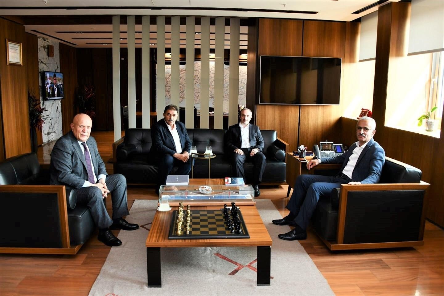 Başkan Pekmezci Ankara’da temaslarda bulundu