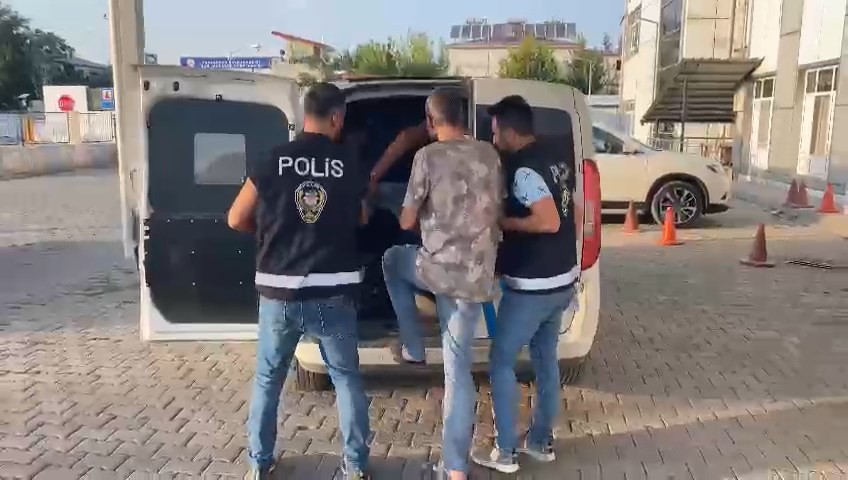 Elazığ’da İYİ Parti ilçe binasından hırsızlık yapan 2 şüpheli tutuklandı