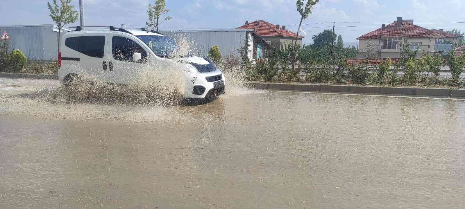 Yozgat’ta dolu ve sağanak yağış etkili oldu