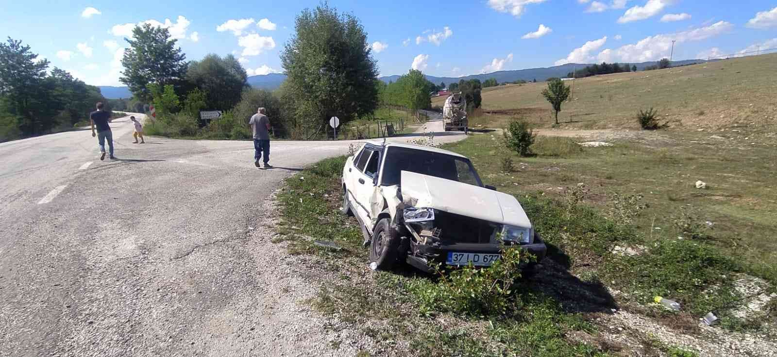 Kastamonu’da iki otomobil çarpıştı: 5 yaralı