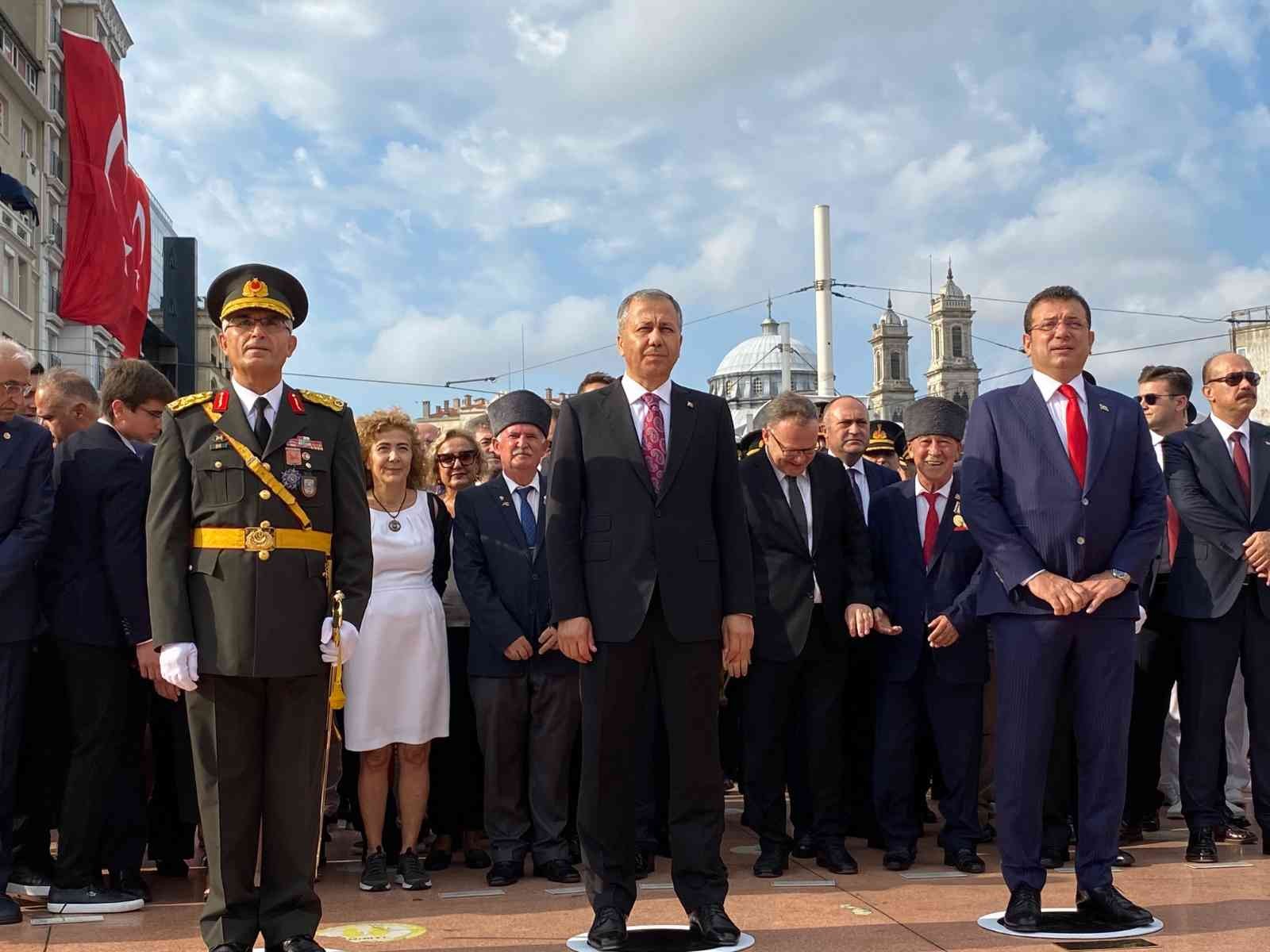 Taksim Meydanı’nda 30 Ağustos Zafer Bayramı töreni