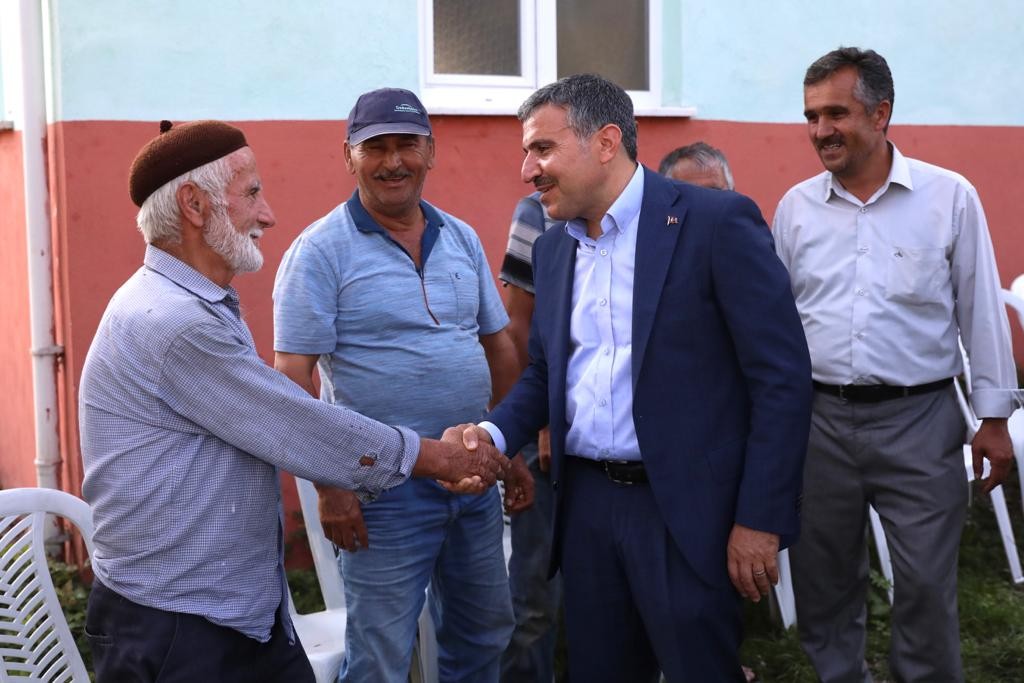 Vali Atay, Yığılca’da ki köylülerle buluştu