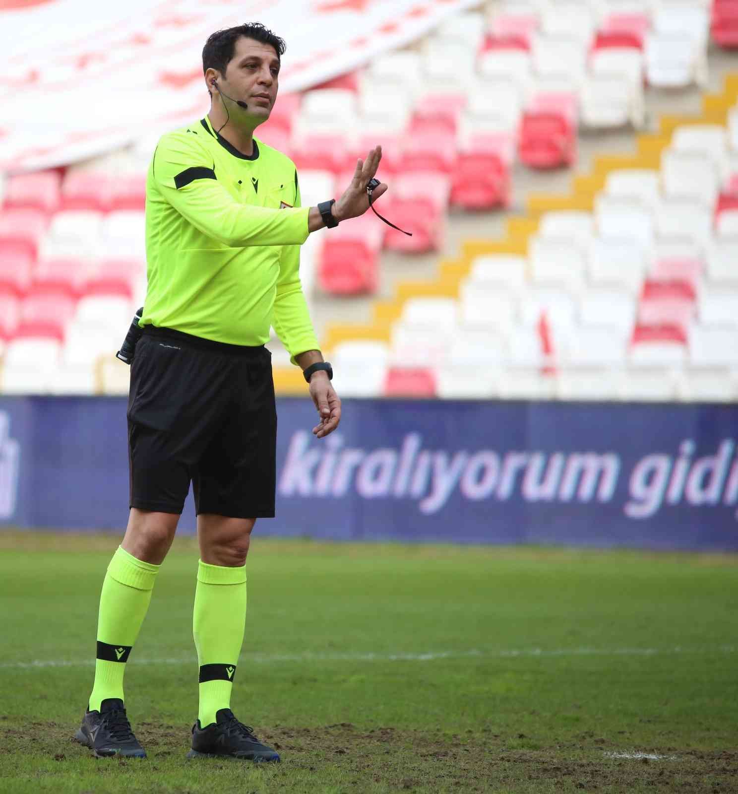 Sivasspor-Fatih Karagümrük maçının VAR’ı Mustafa Öğretmenoğlu