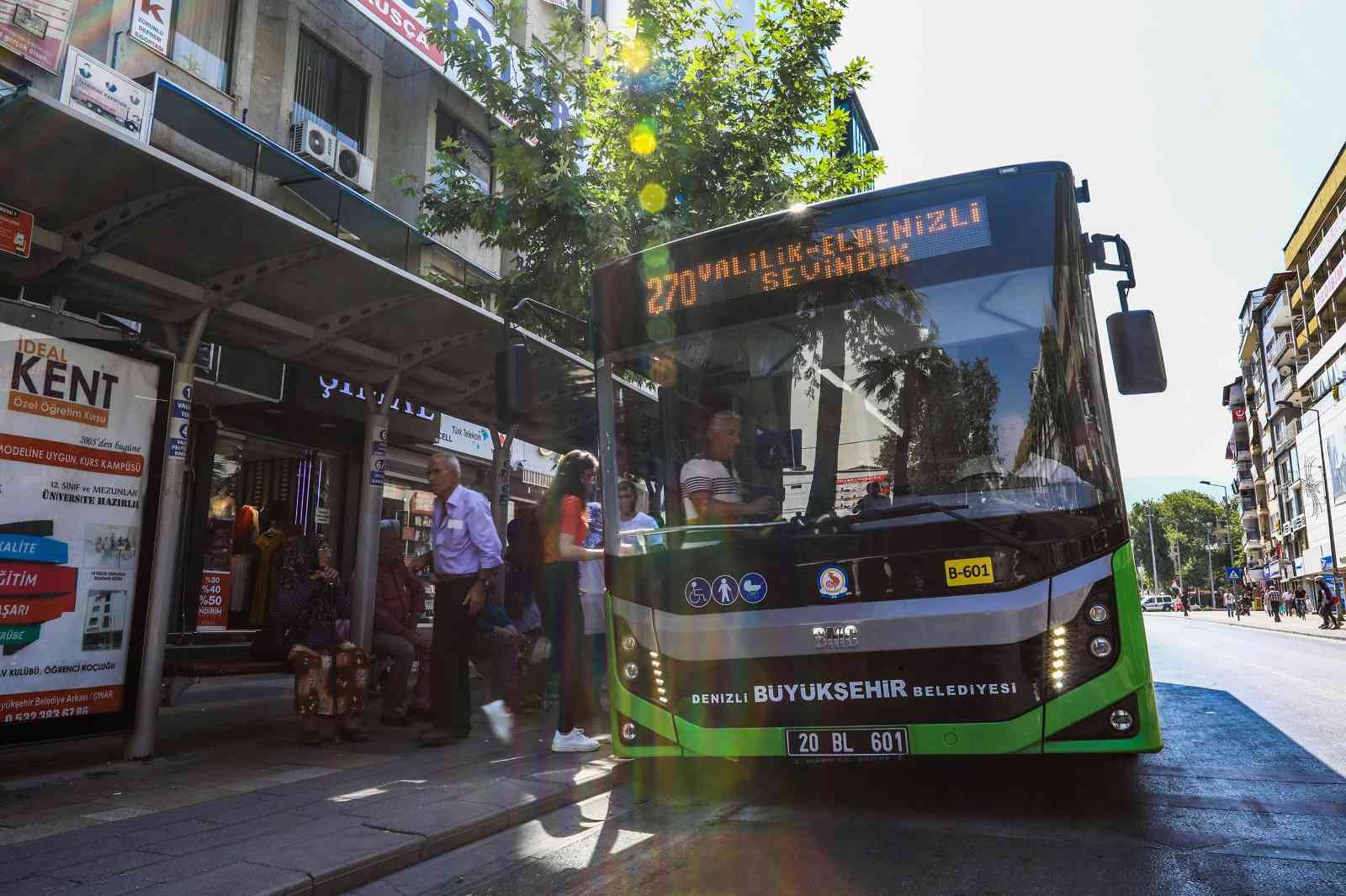 Denizli’de öğrenci kartlarının vize dönemi başladı