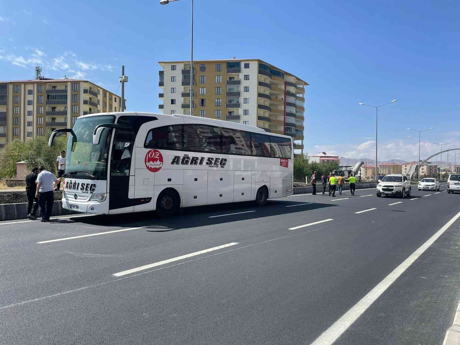 Ağrı’da korkunç kaza: 1 kişi ağır yaralandı