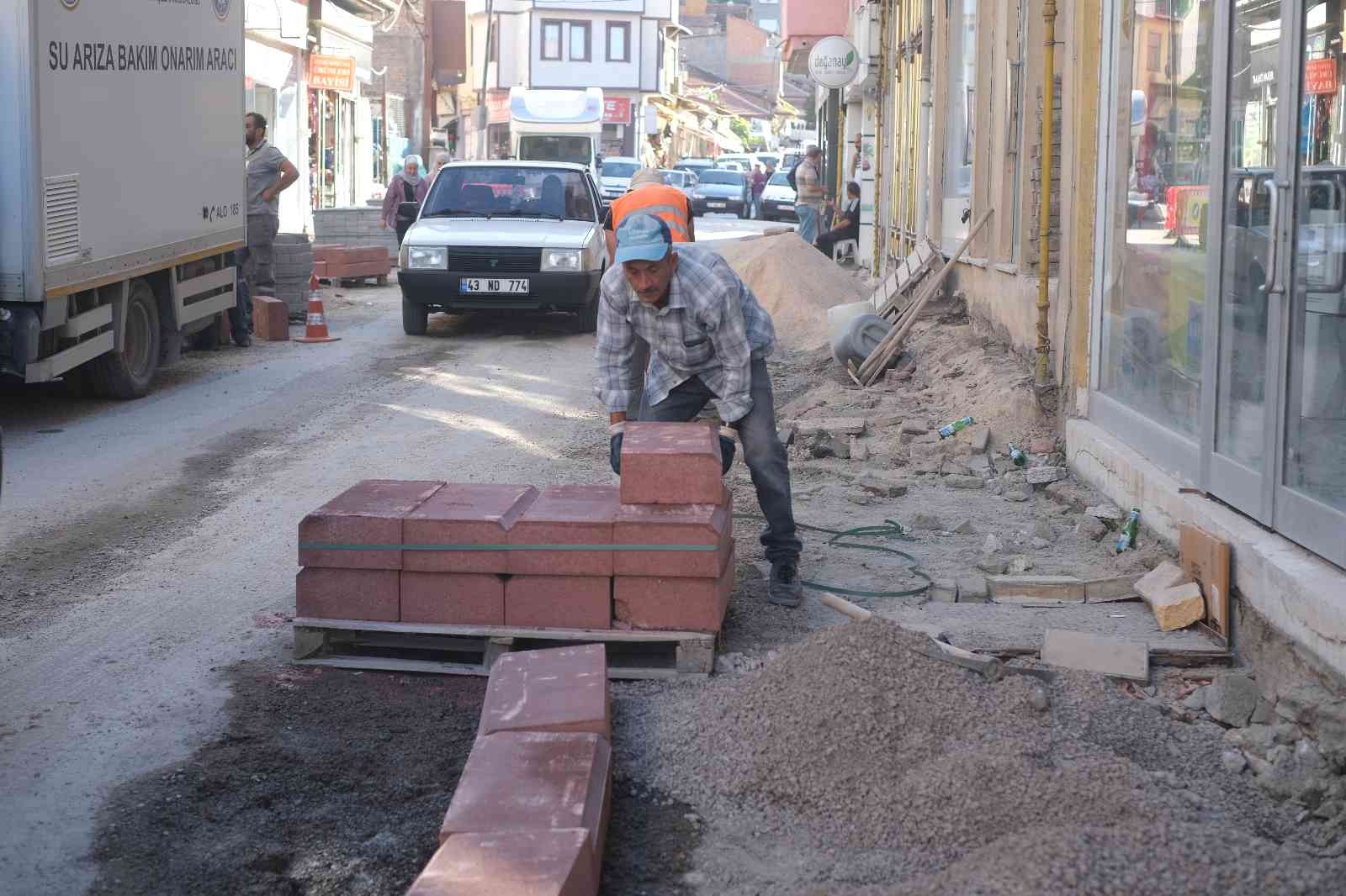 Kütahya’da daha konforlu yürüyüş yolları için çalışmalar devam ediyor