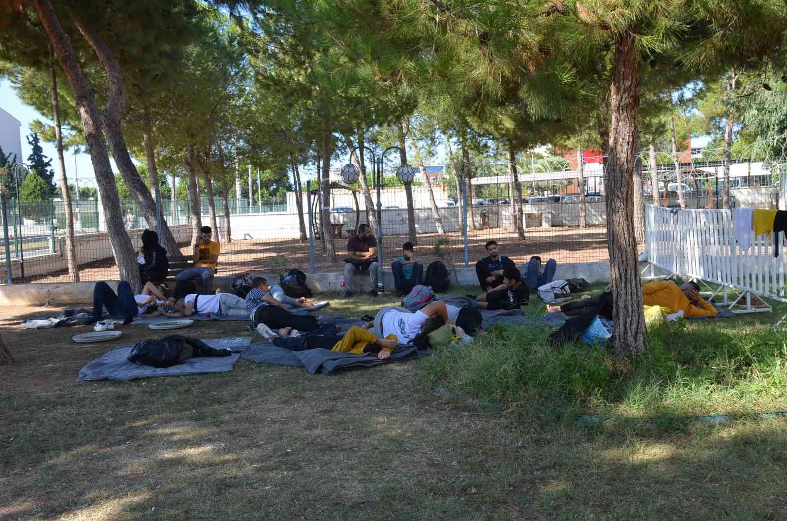 Didim’de 23 Filistinli göçmen yakalandı