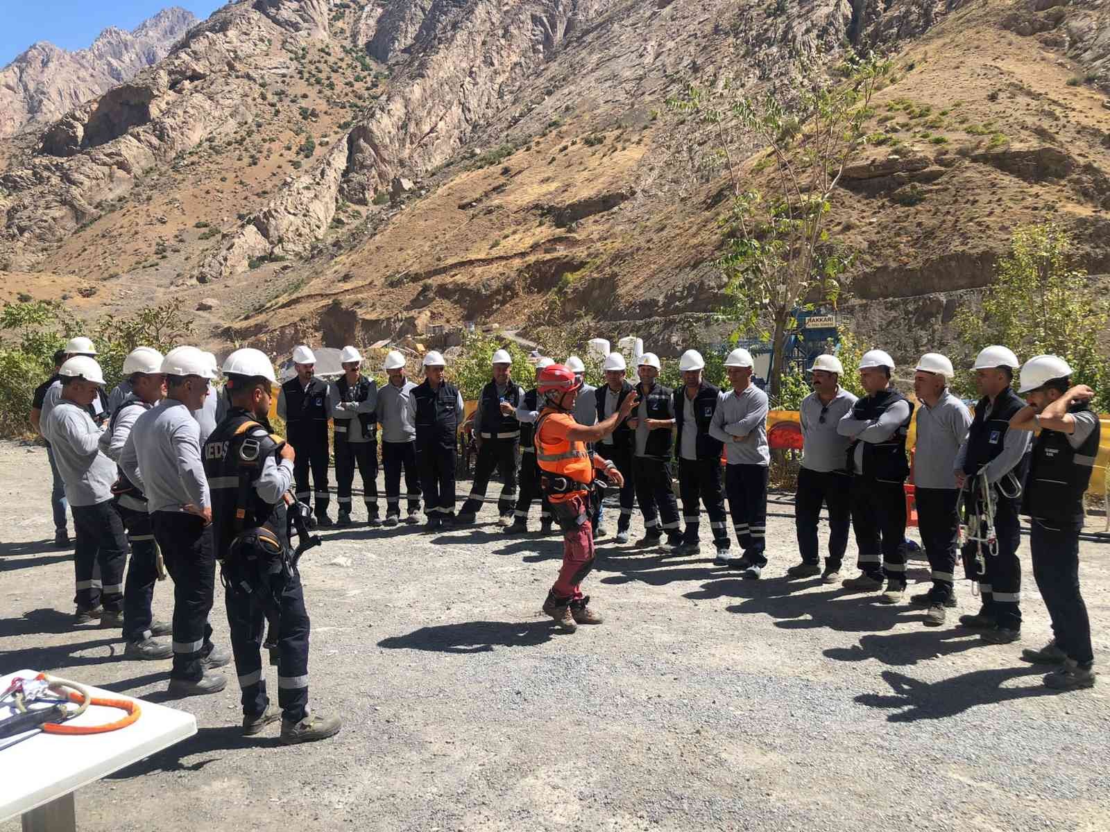 VEDAŞ’ın çalışanlarına yönelik İş Sağlığı ve Güvenliği’ eğitimleri sürdürüyor