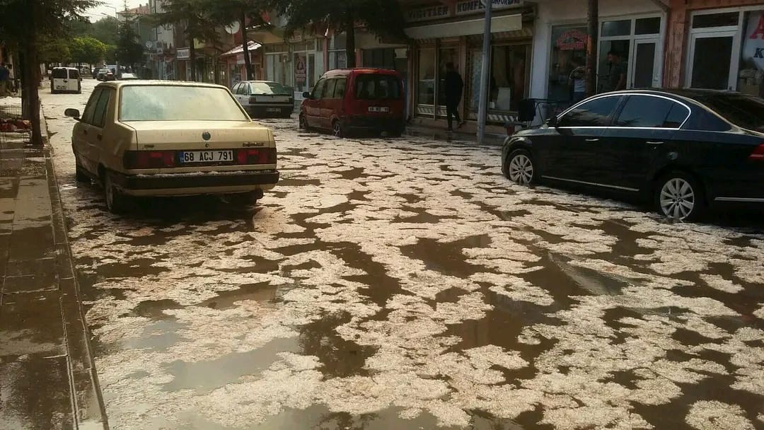 Aksaray’ın yüksek kesimlerinde dolu yağışı etkili oldu