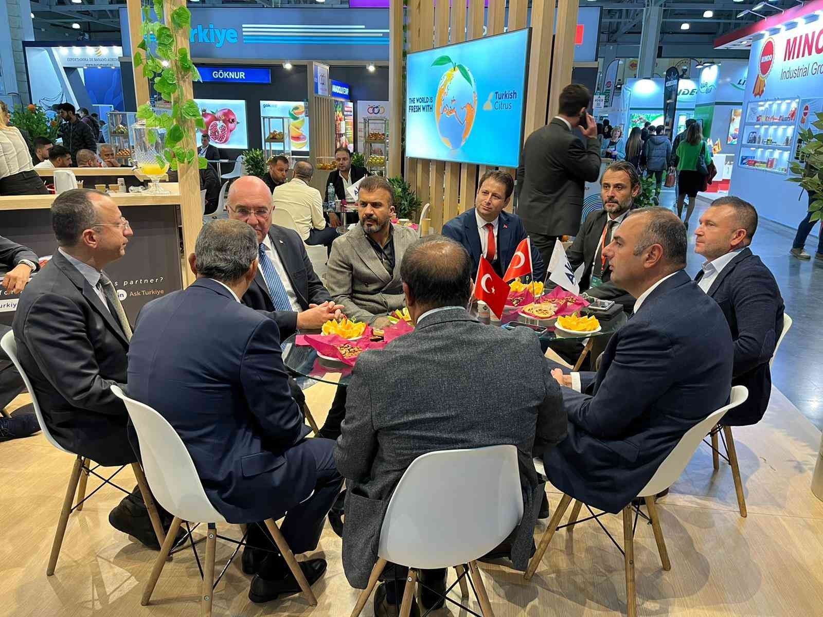 Türk iş adamları Rusya’da gıda fuarına katıldı
