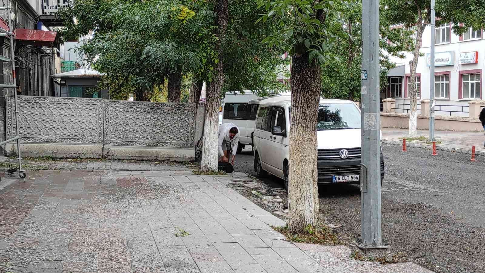 Kars’ta şüpheli çanta polisi harekete geçirdi