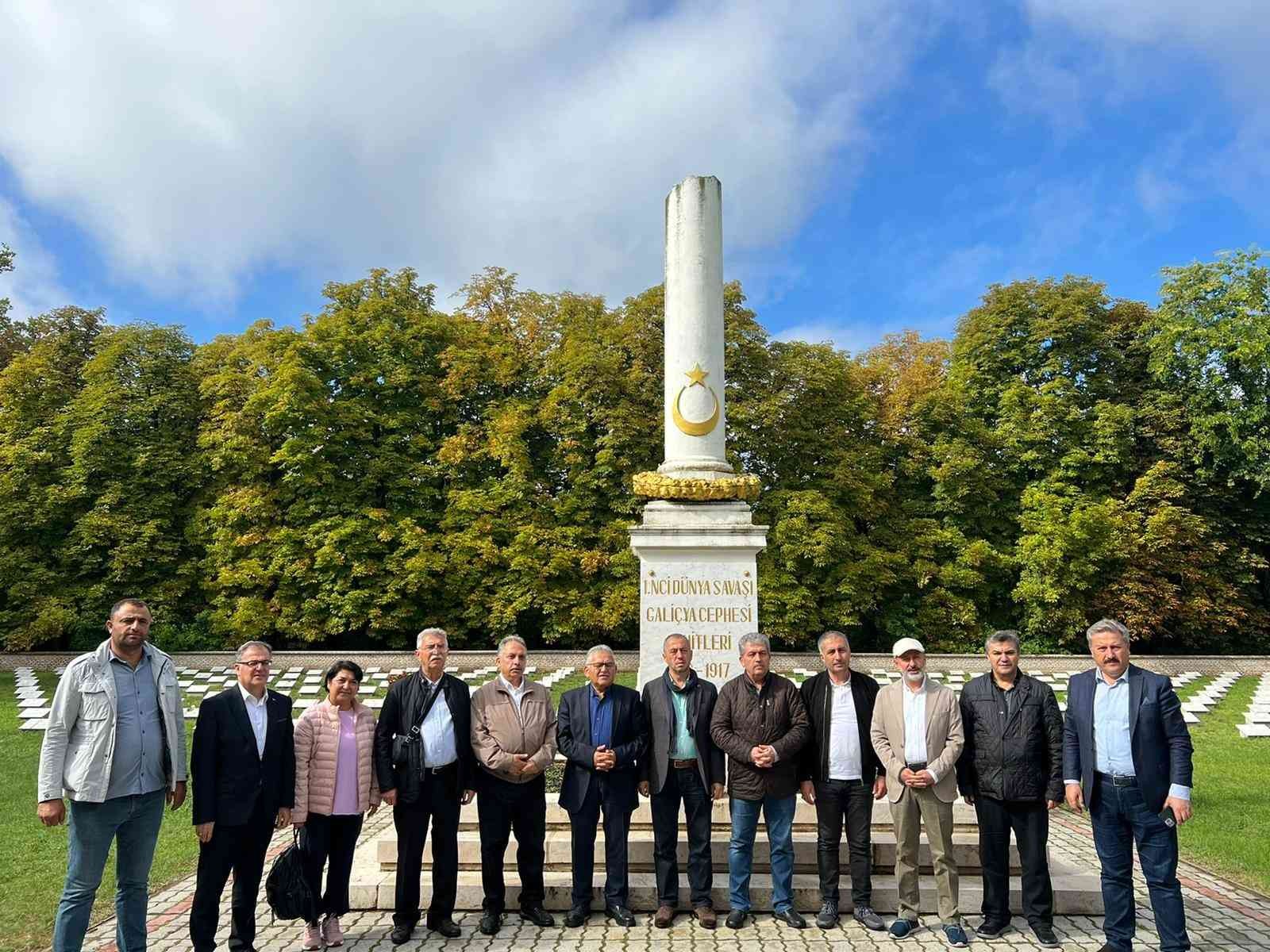 Başkan Büyükkılıç, Galiçya Cephesi Türk Şehitliği’ni ziyaret etti, TBMM Başkan Şentop ile görüştü