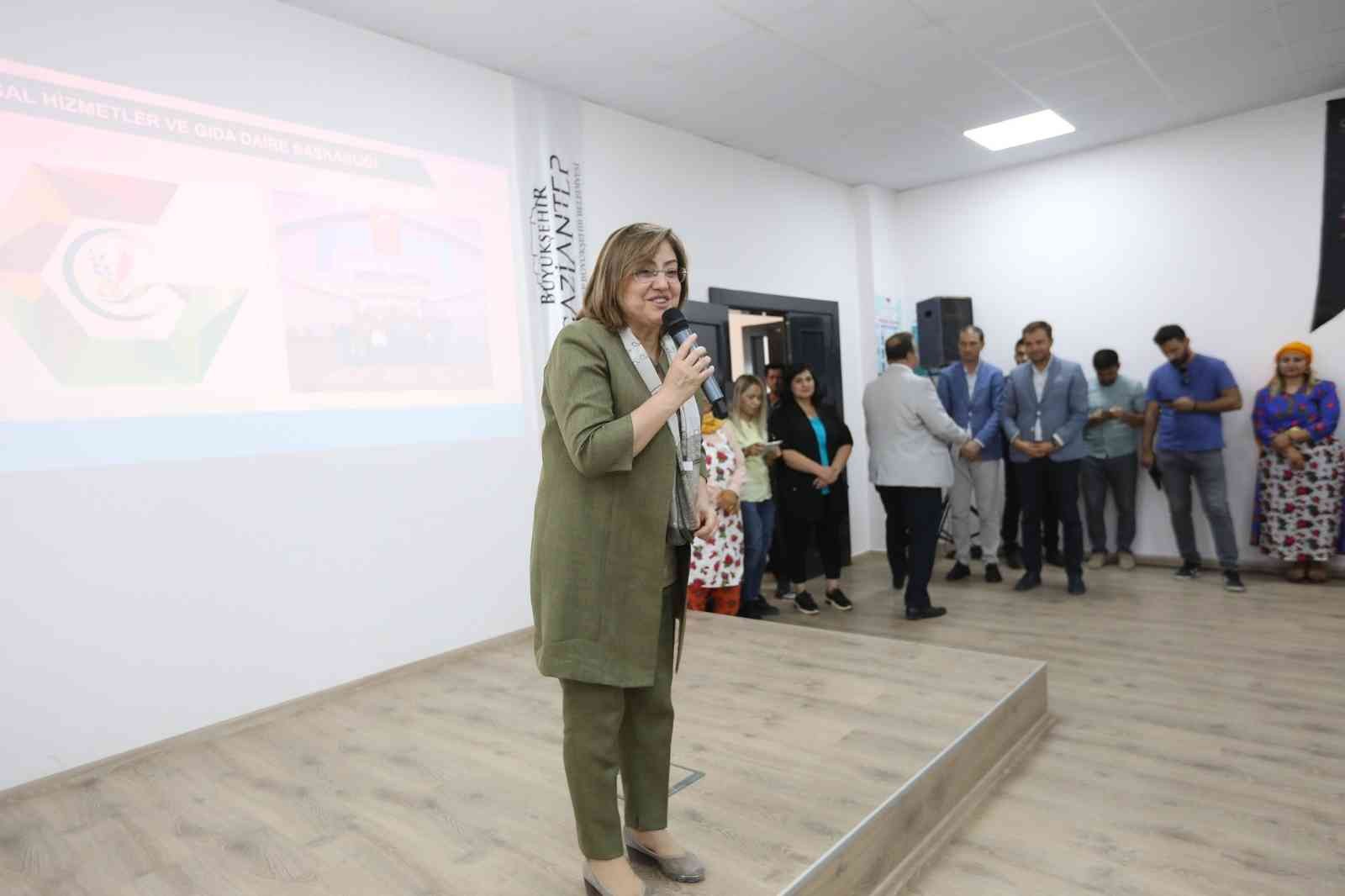 Gaziantep’te gastronomi eğitimi alan kadın kursiyerlere sertifika