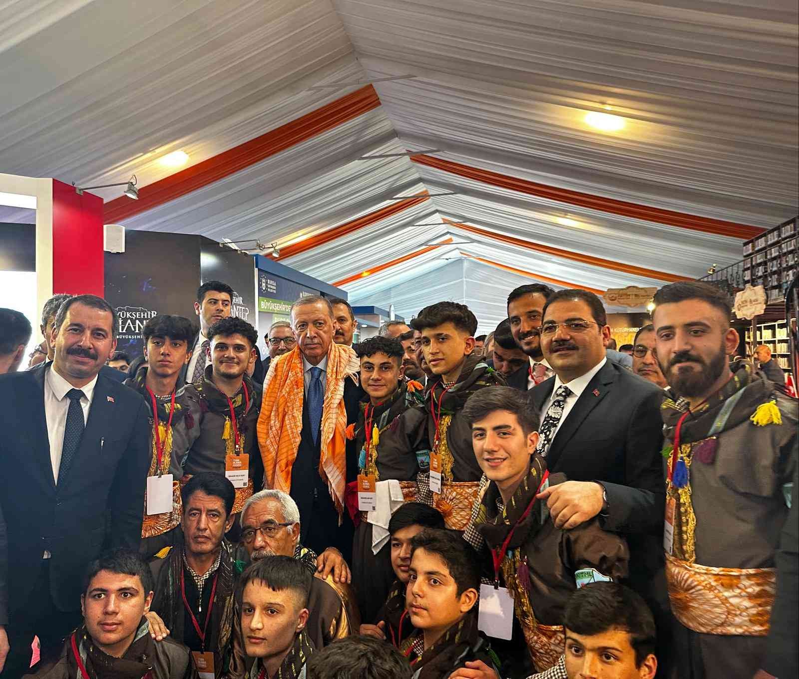 Cumhurbaşkanı Erdoğan Haliliye standını ziyaret etti