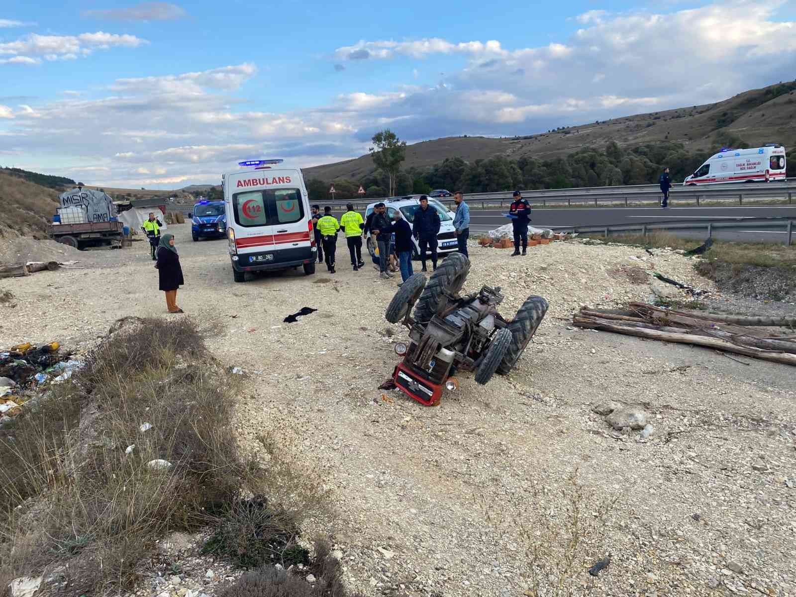 Devrilen traktörün altında kalan kadın hayatını kaybetti