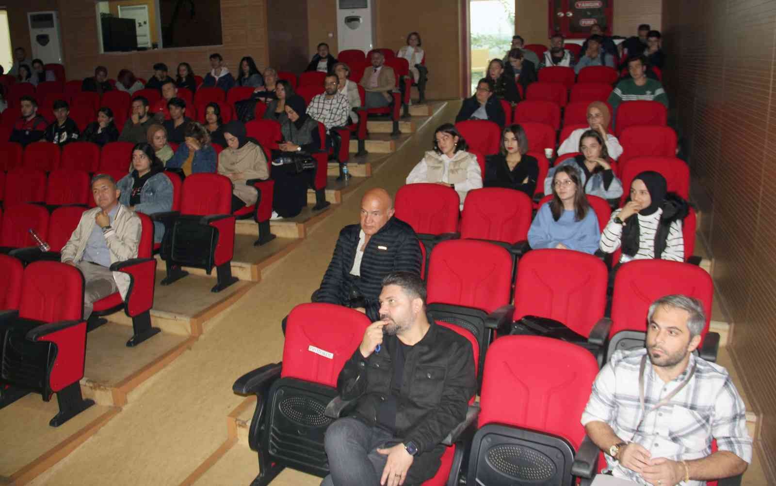 Üniversitelilere ilk yardım semineri