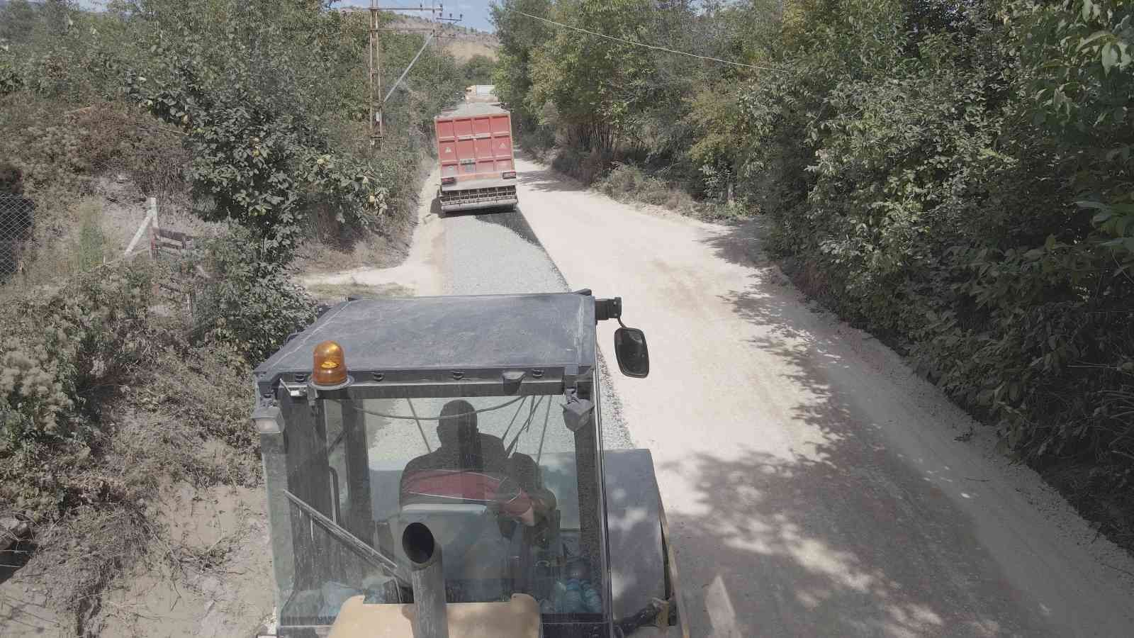 Tosya Belediyesi soğuk asfalt çalışmasında rekor kırdı