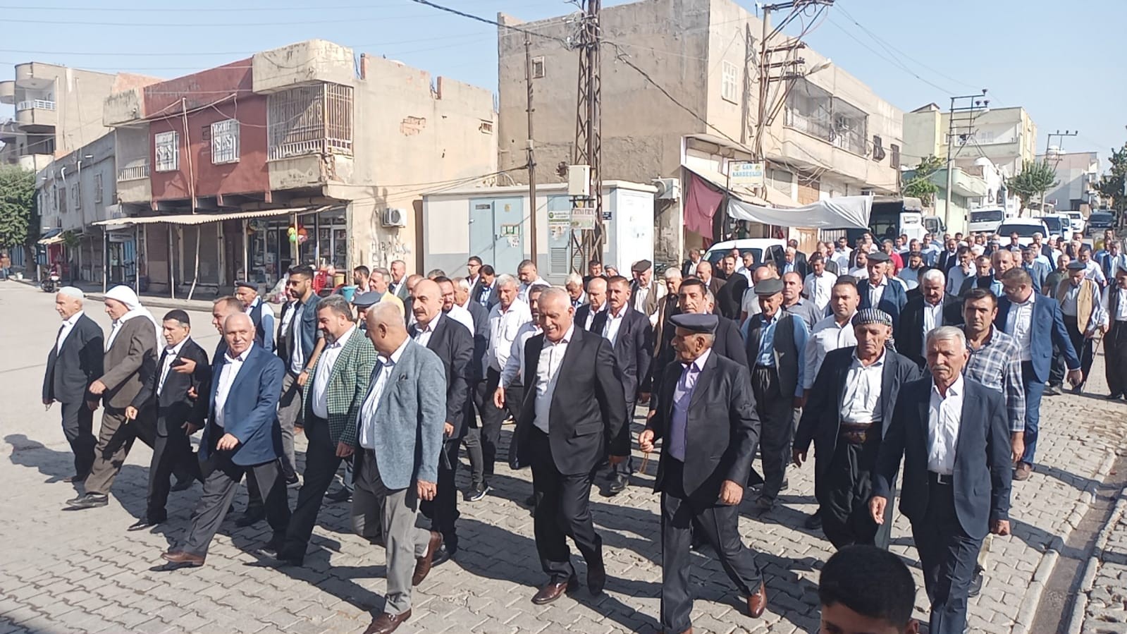 Silopi’de kız isteme merasiminde bin yıllara dayanan gelenek yaşatıldı