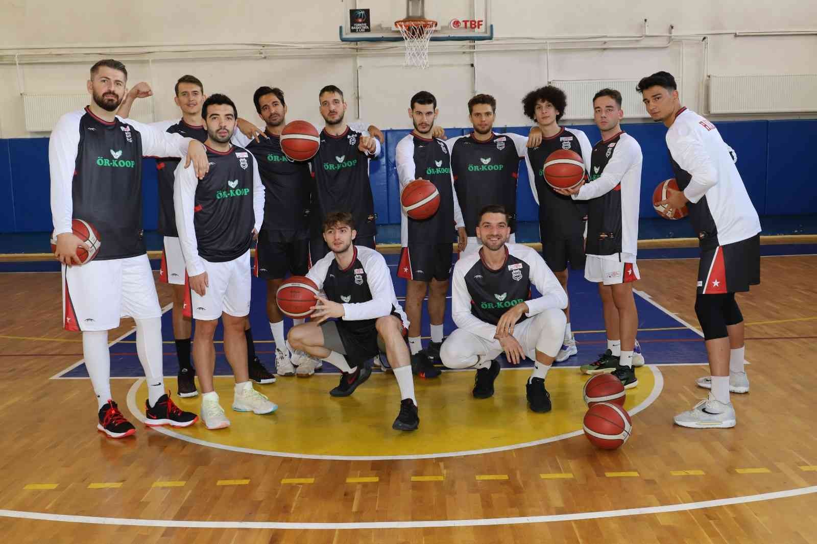 Nazilli Belediyespor Basketbol Takımı Uşak’tan şampiyon olarak döndü