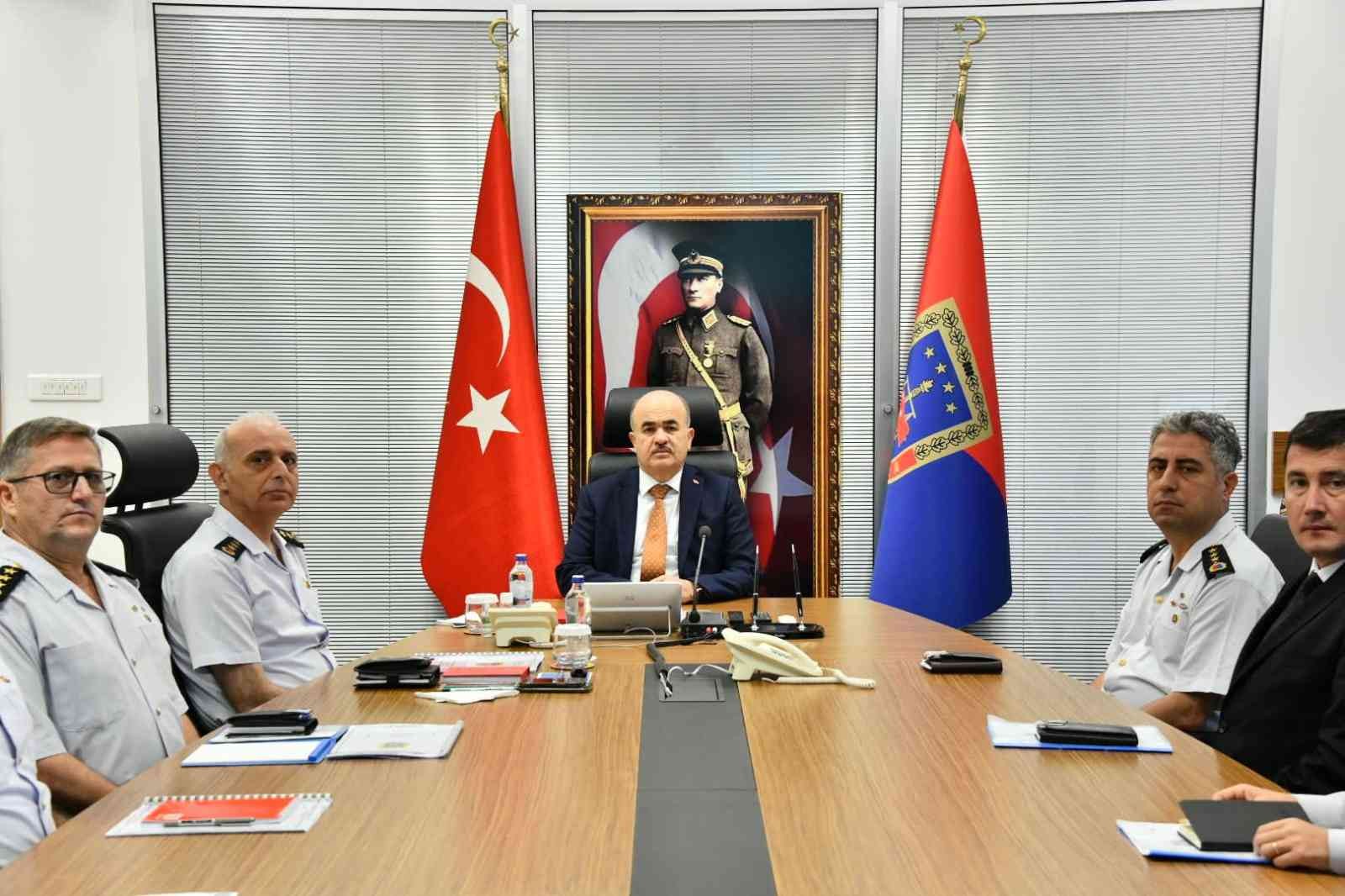 Jandarma aranan 4 bin 608 şüpheliyi yakaladı