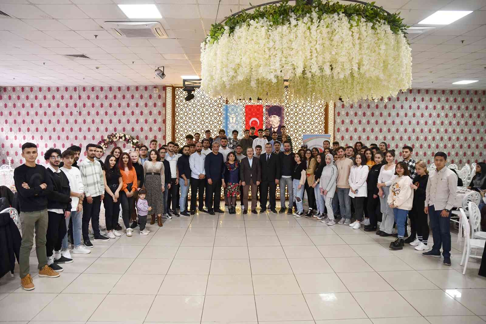 Başkan Ataç Azerbaycanlı öğrenciler ile buluştu