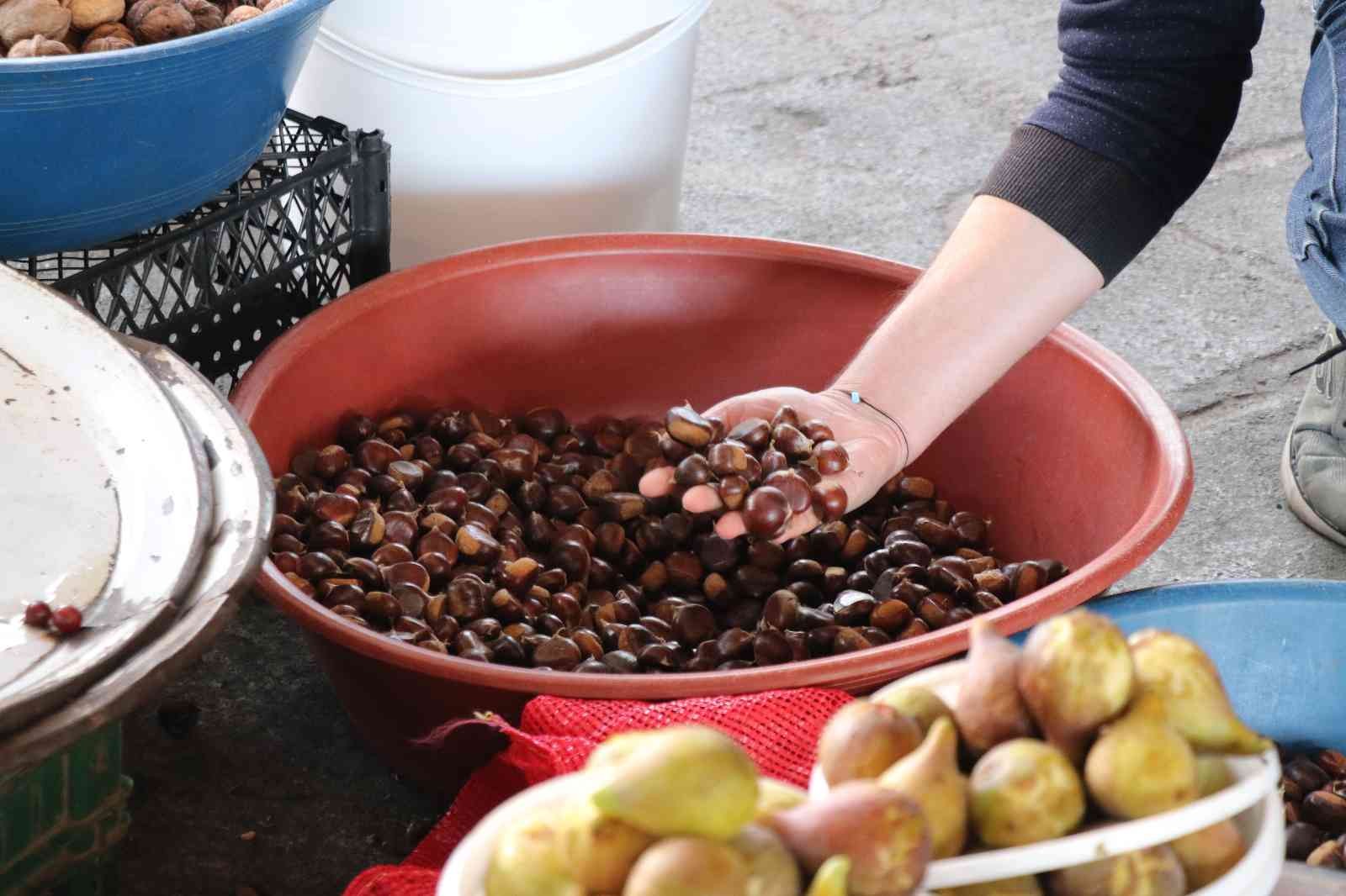 Kestane pazara indi, kilosu 45 TL