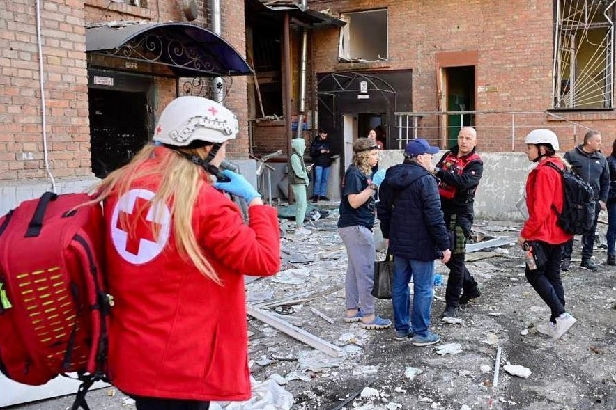 Kızılhaç ve Norveç Mülteci Konseyi, Ukrayna’daki saha çalışmalarına ara verdi