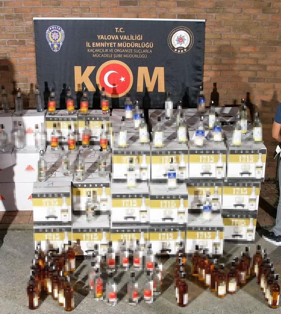Yalova’da bin 380 şişe kaçak alkol ele geçirildi
