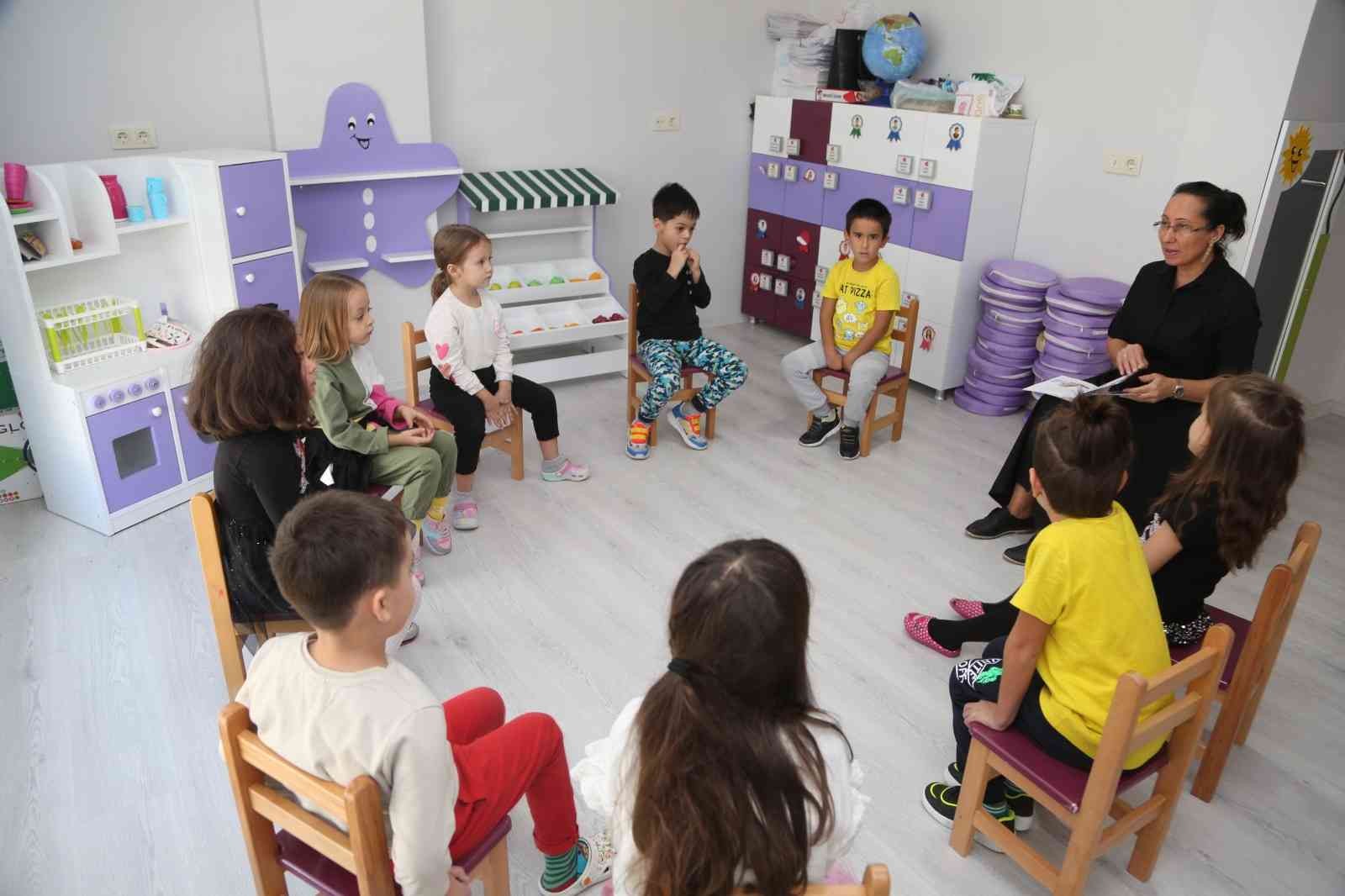 Efeler’den miniklere İngilizce ve Felsefe eğitimi