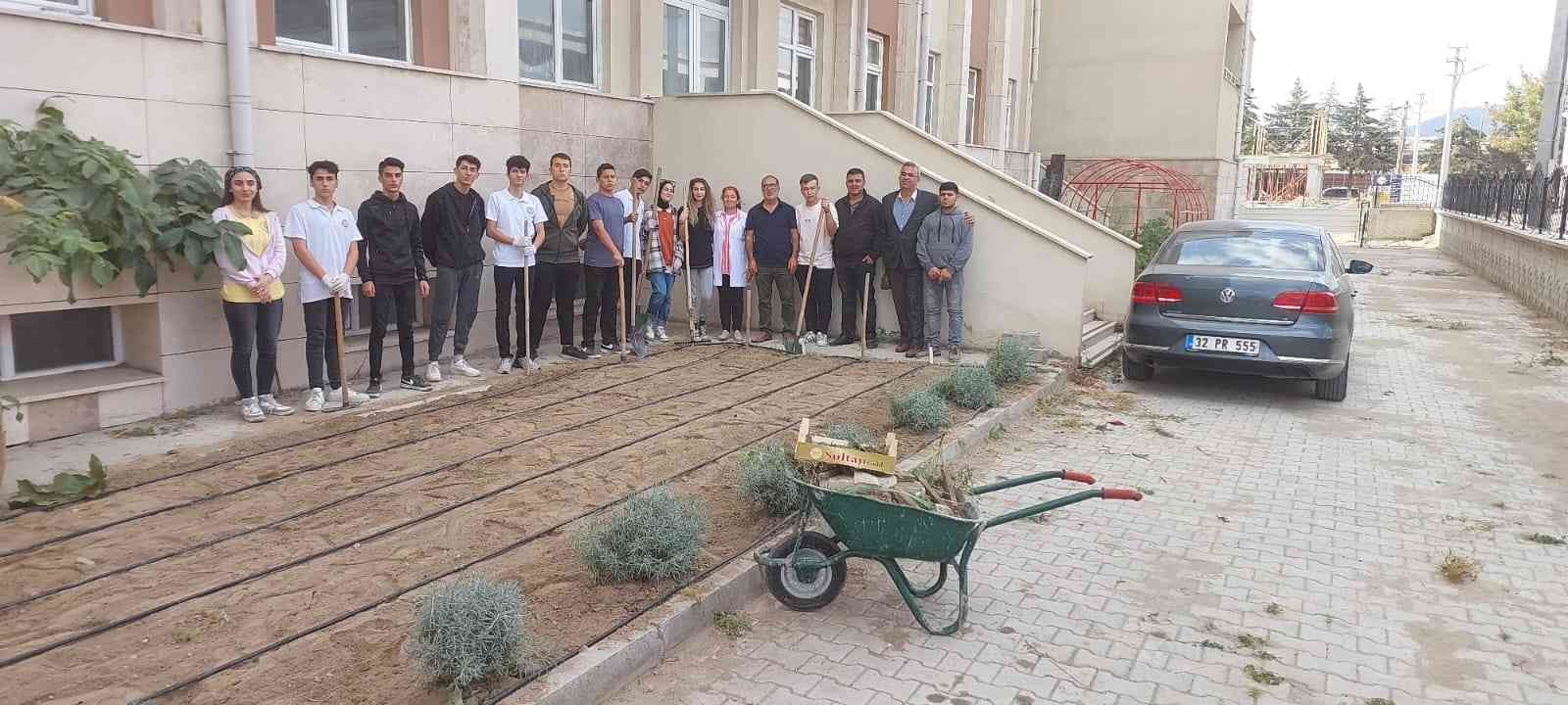 Isparta’da ilk kez tıbbi ve aromatik bitkiler uygulama ve gözlem bahçesi kuruldu