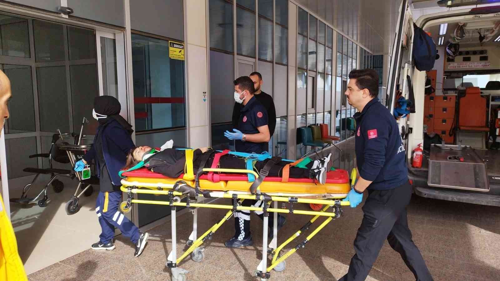 Okulun 4.katından düşen öğrenci ağır yaralandı