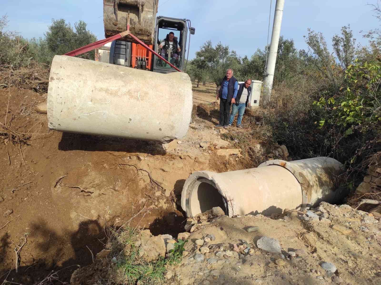 Pelitköy’de çöken menfez yenilendi