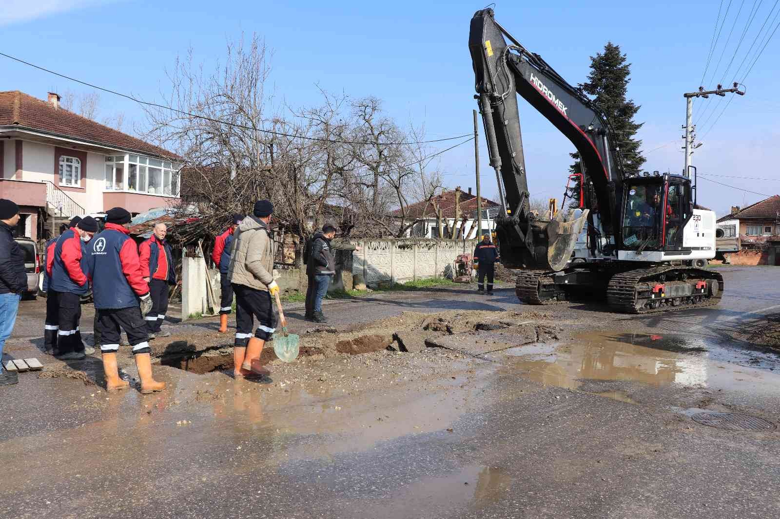 Alt yapı çalışmalarıyla mağduriyetin önüne geçiyorlar